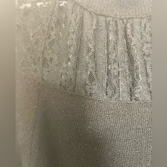 Express Lightweight Stretchy Crewneck sweater - Picture 6 of 8